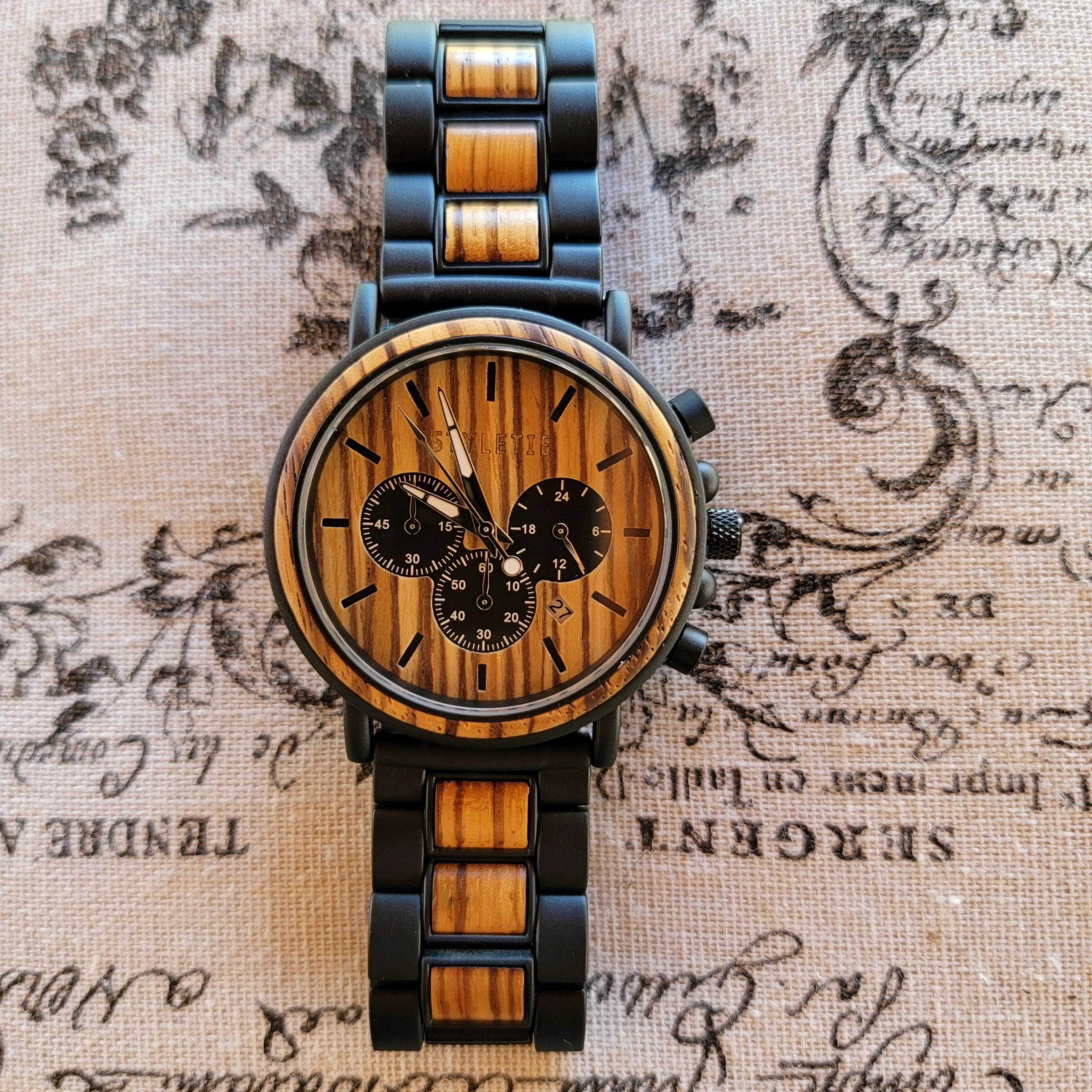 Wood Wristwatch Luxury Hand Made

Chronograph